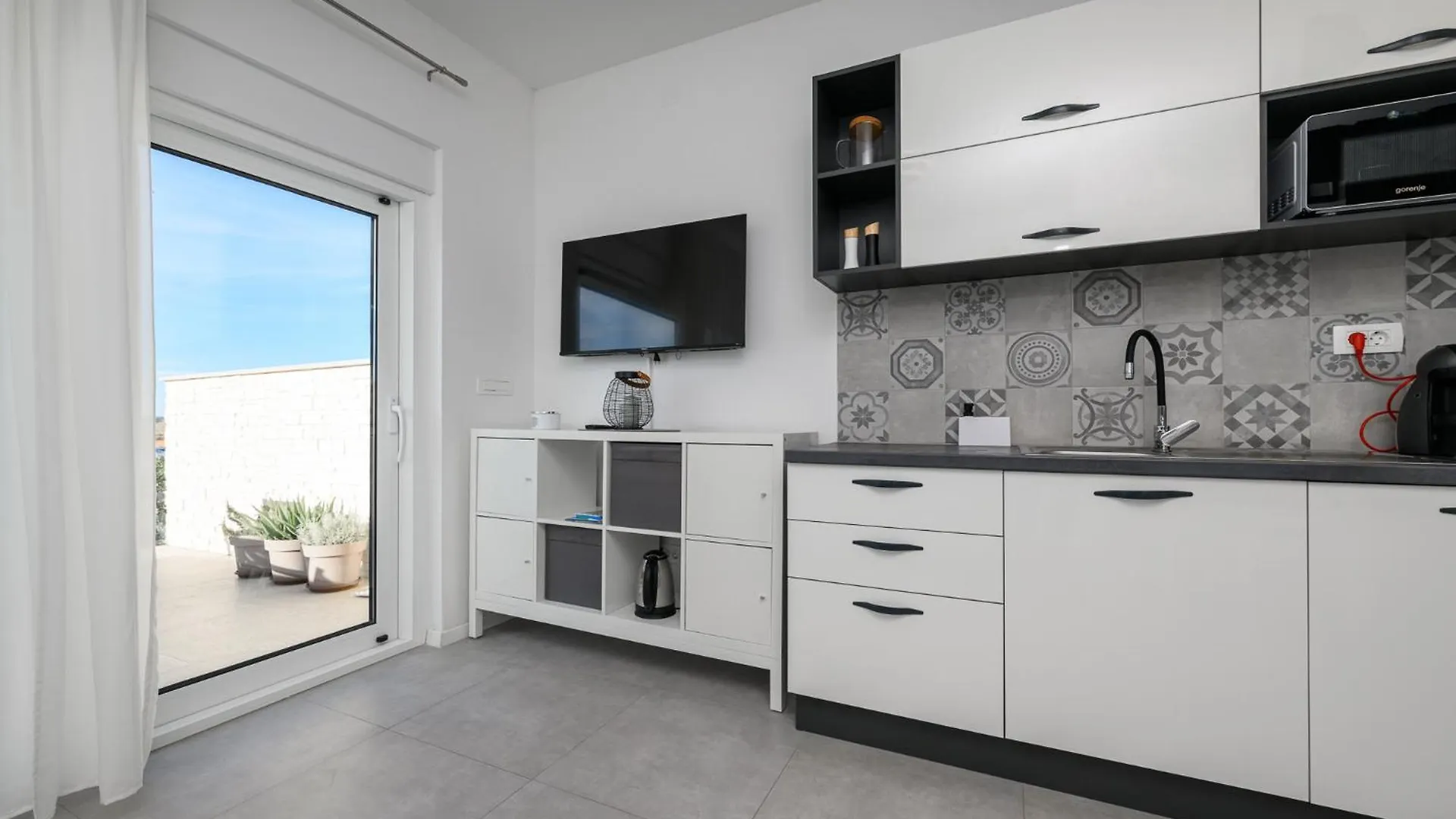 Roris House Villa Povljana 0*,  Croatia